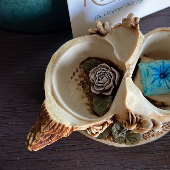 Harmony Kingdom Pillow Talk Pair of Swans - Picture 5 of 12